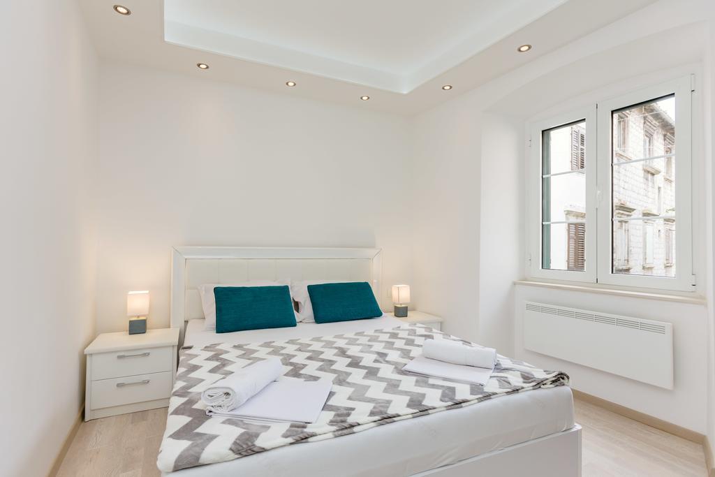 Old Town Summer Apartment โกตอร์ ภายนอก รูปภาพ