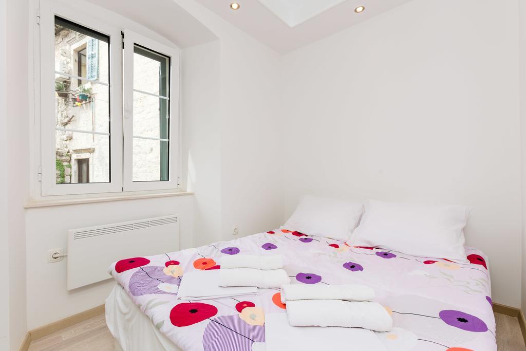 Old Town Summer Apartment โกตอร์ ภายนอก รูปภาพ